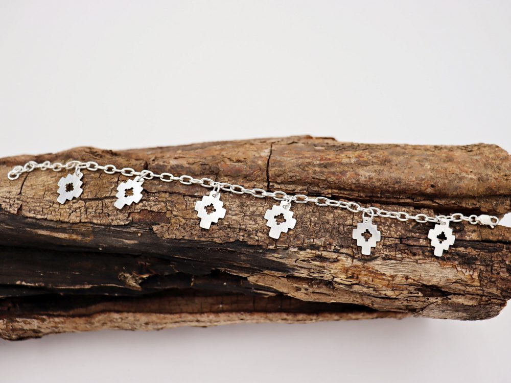Sterling Silver Link Bracelet with 6 Pendants Trarikü Kayu Greca - Image 3