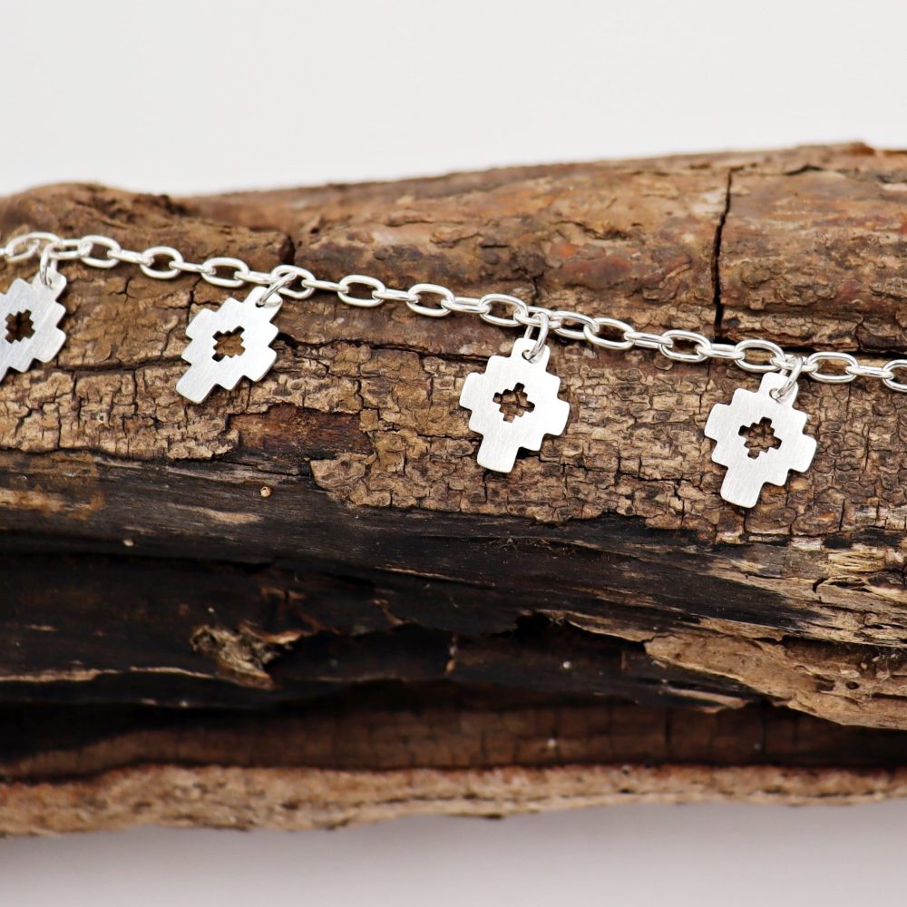 Sterling Silver Link Bracelet with 6 Pendants Trarikü Kayu Greca - Image 2