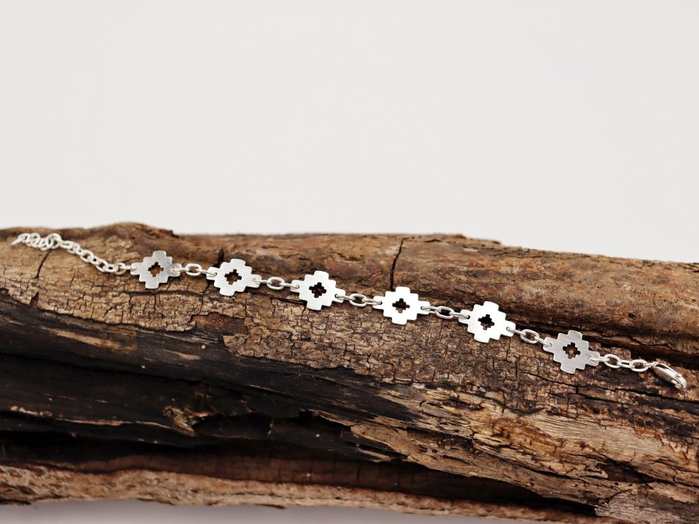 Sterling Silver Link Bracelet with 6 Medals Trarikü Kayu Greca - Image 2